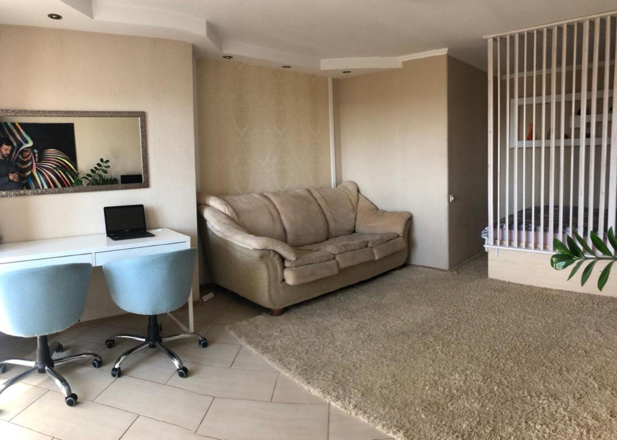 Cozy And Comfortable Apartment Черкассы Экстерьер фото