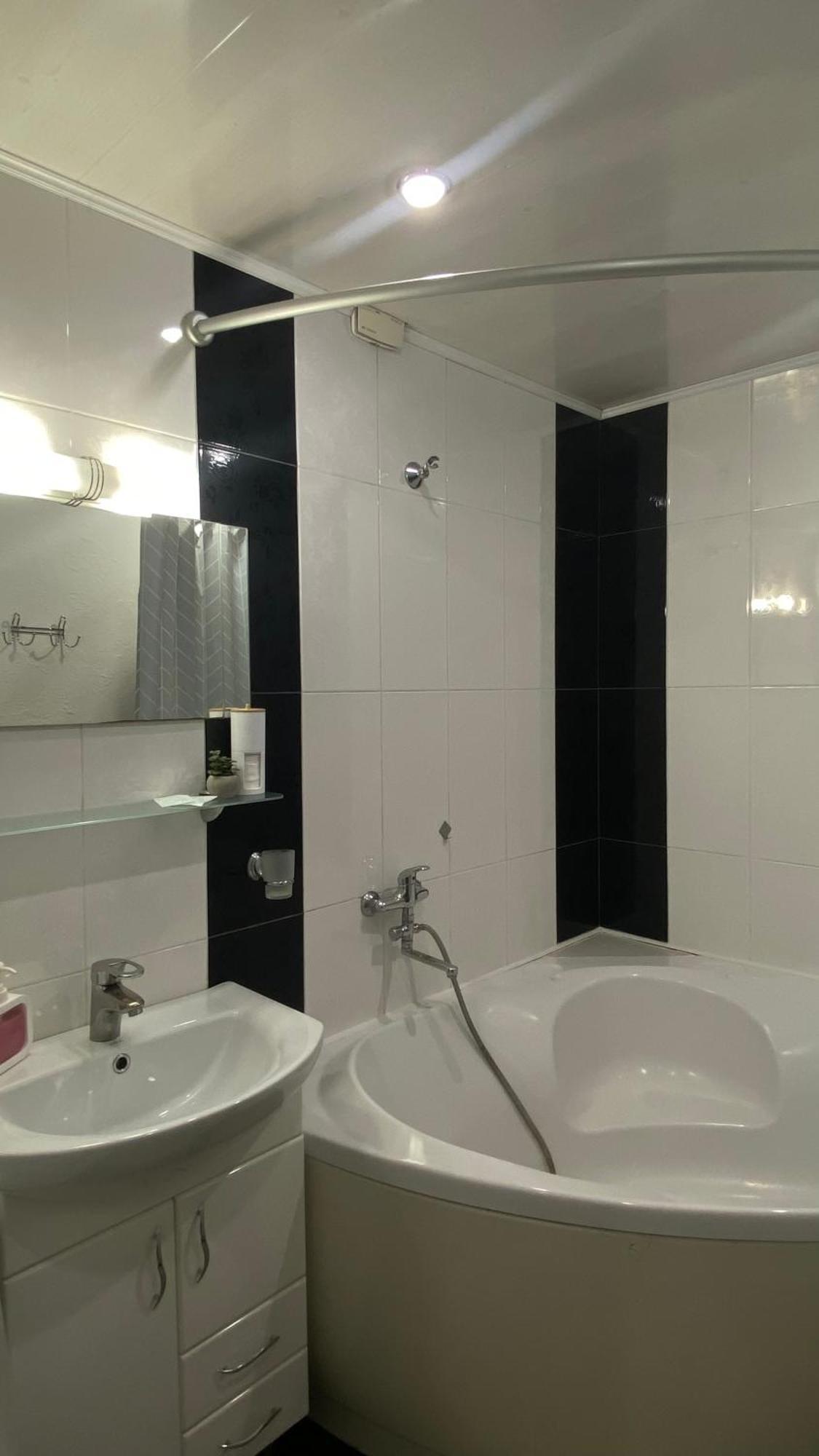 Cozy And Comfortable Apartment Черкассы Экстерьер фото